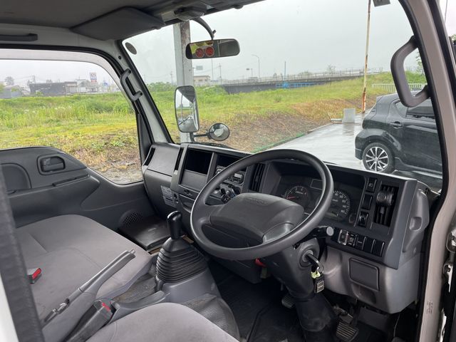 ISUZU ELF 2015 Image 31