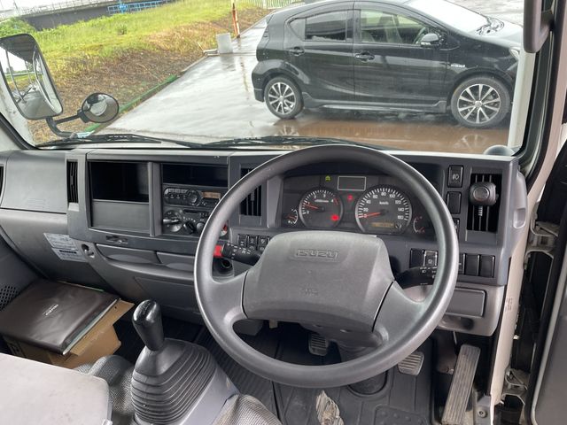 ISUZU ELF 2015 Image 31