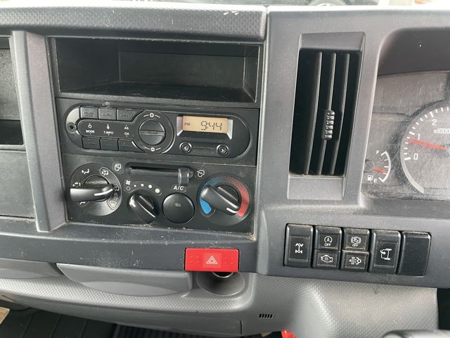 ISUZU ELF 2015 Image 31