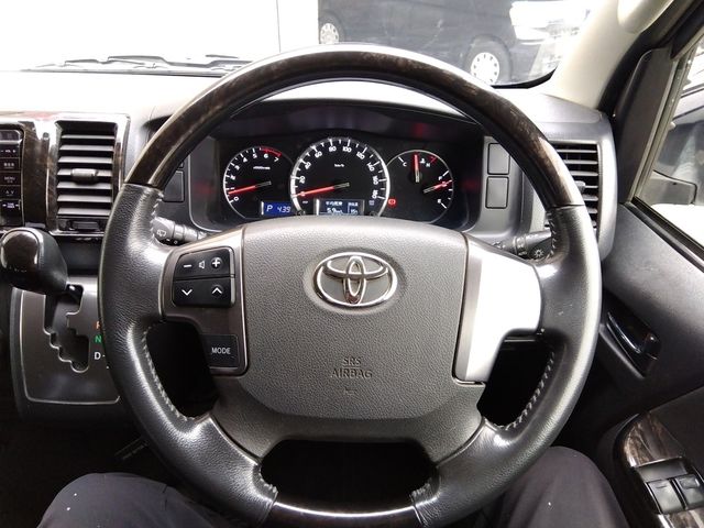 TOYOTA HIACE VAN 4WD 2016 Image 31