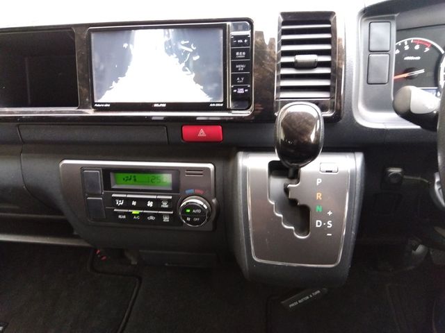 TOYOTA HIACE VAN 4WD 2016 Image 31