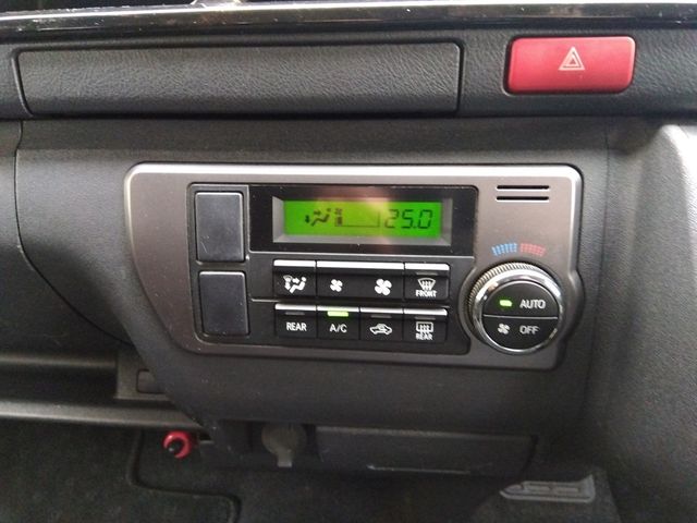 TOYOTA HIACE VAN 4WD 2016 Image 31