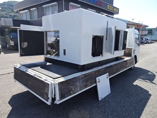 MITSUBISHI  2004 Image 31