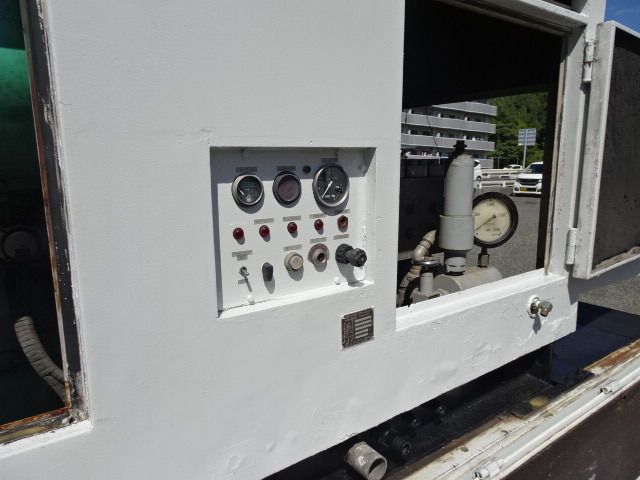 MITSUBISHI  2004 Image 31