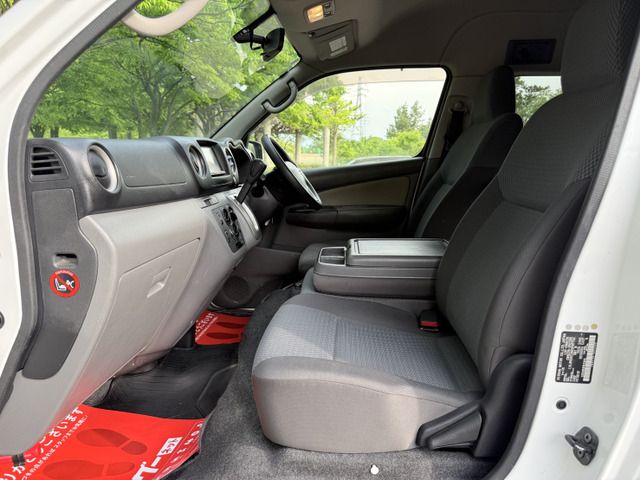 NISSAN NV350 CARAVAN 4WD 2014 Image 31