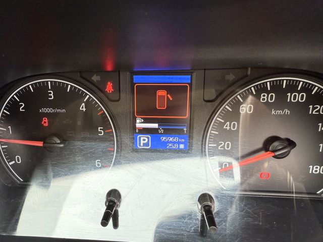 NISSAN NV350 CARAVAN 4WD 2014 Image 31