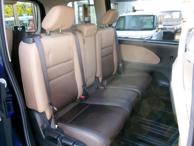 NISSAN SERENA  S-HYBRID 2017 Image 31