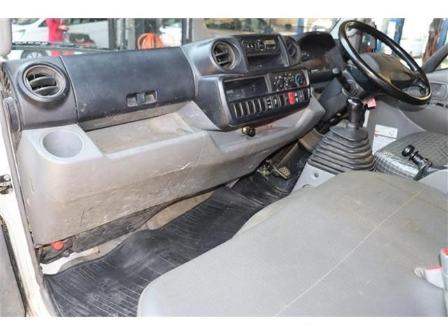 HINO DUTRO 2018 Image 31