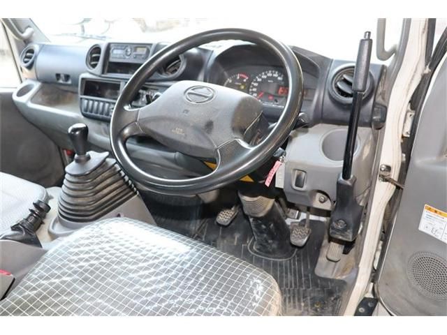 HINO DUTRO 2018 Image 31