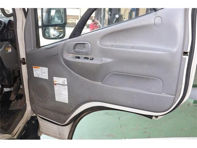 HINO DUTRO 2018 Image 31