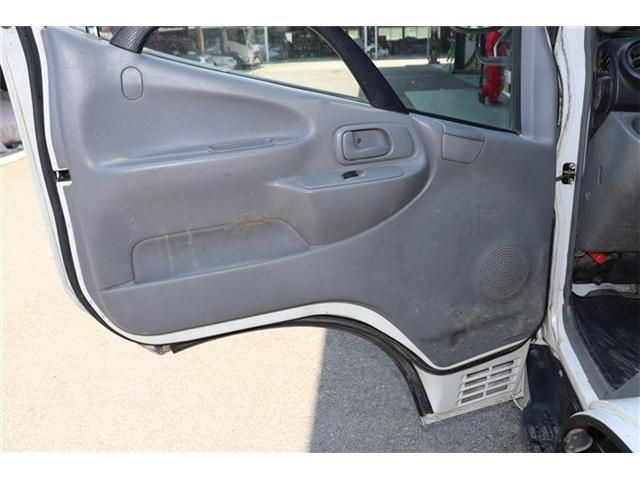 HINO DUTRO 2018 Image 31