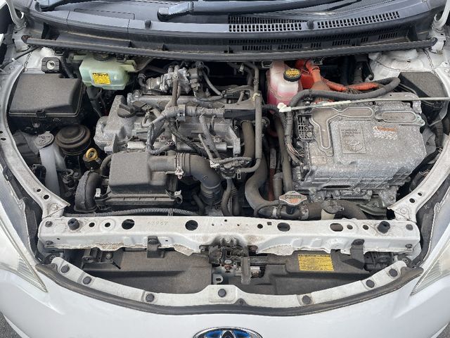 TOYOTA AQUA 2013 Image 31