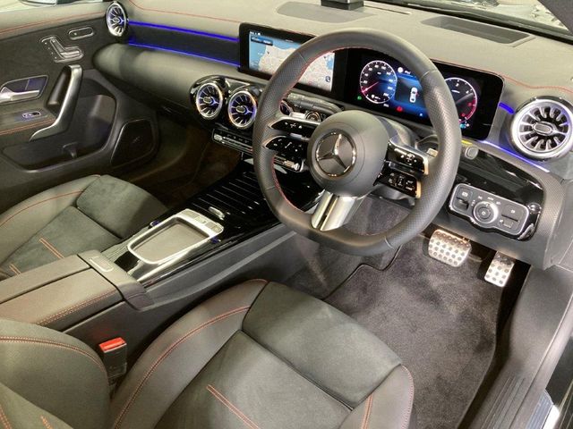 MERCEDES BENZ CLA CL 2024 Image 31