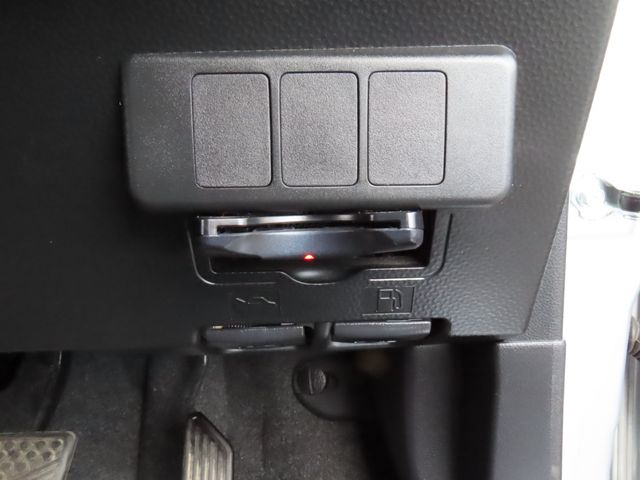 TOYOTA ROOMY 2018 Image 31