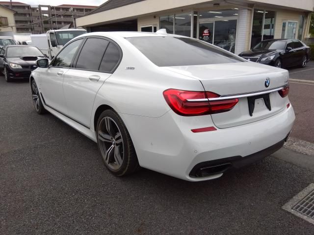 BMW 7SERIES 2017 Image 31