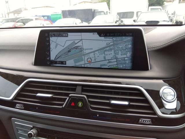 BMW 7SERIES 2017 Image 31