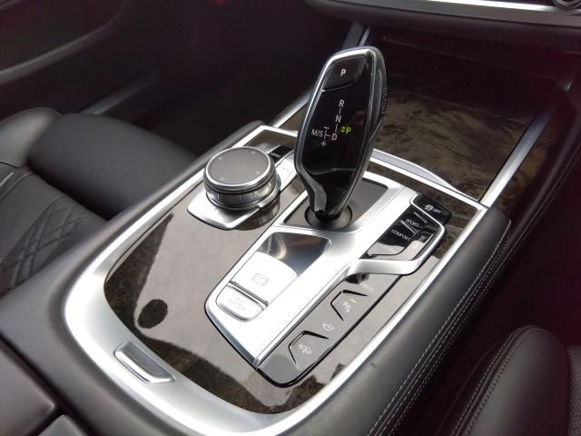 BMW 7SERIES 2017 Image 31