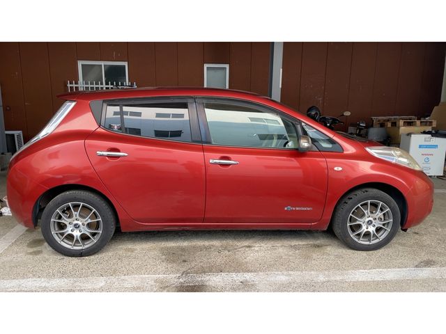 NISSAN LEAF 2015 Image 31