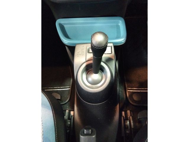 RENAULT TWINGO 2017 Image 31