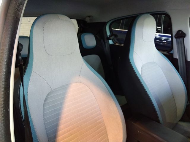 RENAULT TWINGO 2017 Image 31