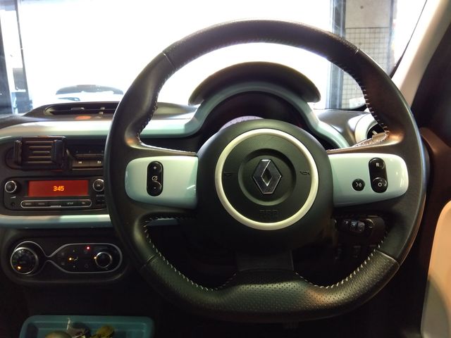 RENAULT TWINGO 2017 Image 31