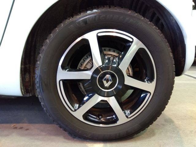 RENAULT TWINGO 2017 Image 31