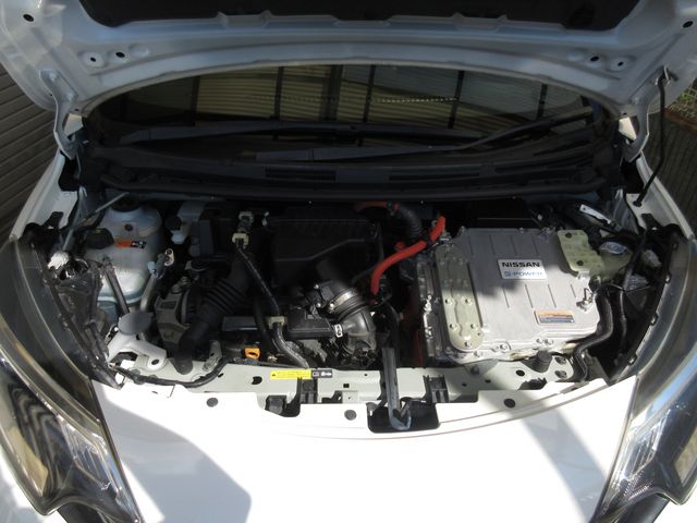 NISSAN NOTE 2017 Image 31