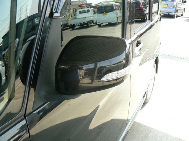 DAIHATSU TANTO CUSTOM 2010 Image 31