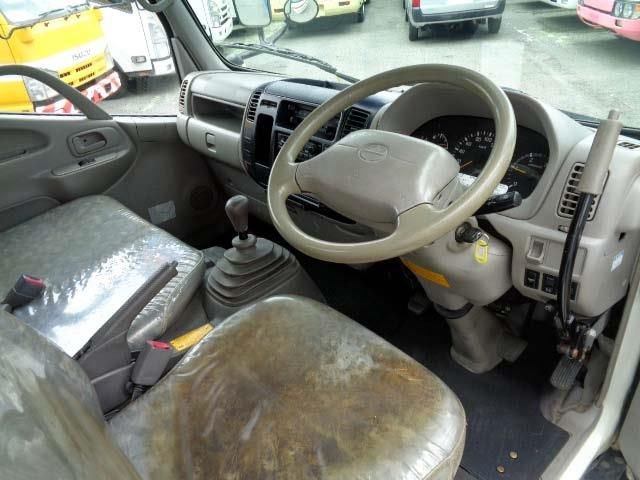 HINO DUTRO 2008 Image 31