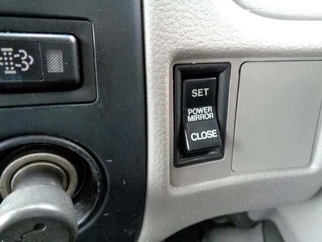 HINO DUTRO 2008 Image 31