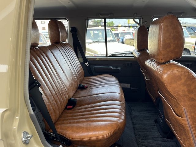 TOYOTA LANDCRUISER VAN 2014 Image 31