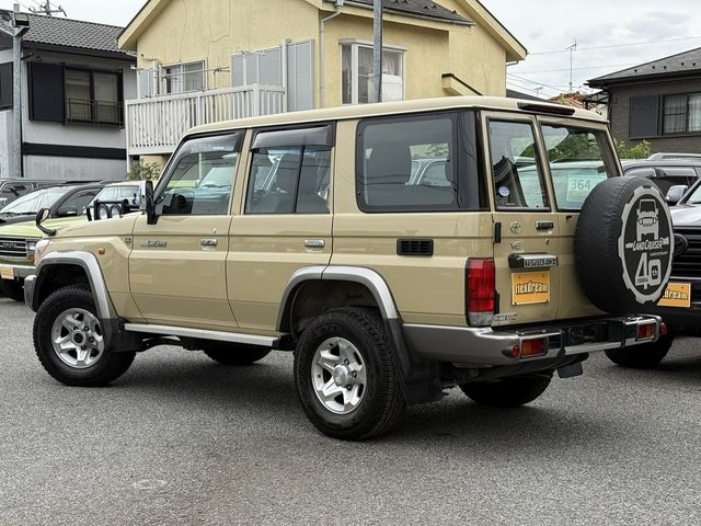 TOYOTA LANDCRUISER VAN 2015 Image 31