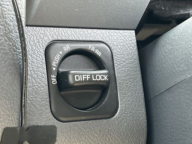 TOYOTA LANDCRUISER VAN 2015 Image 31