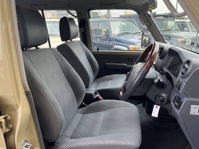 TOYOTA LANDCRUISER VAN 2015 Image 31