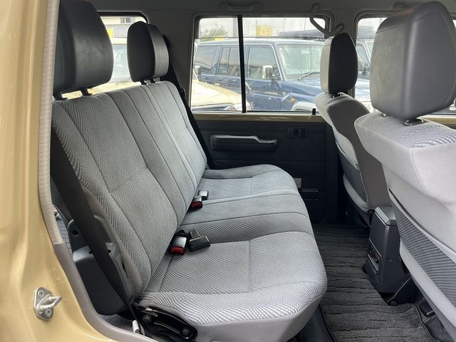 TOYOTA LANDCRUISER VAN 2015 Image 31