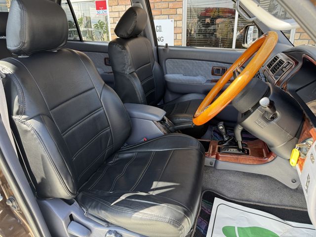 TOYOTA HILUXSURF WAGON 4WD 1996 Image 31