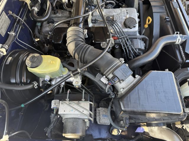 TOYOTA HILUXSURF WAGON 4WD 1996 Image 31