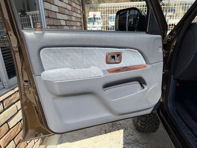 TOYOTA HILUXSURF WAGON 4WD 1996 Image 31