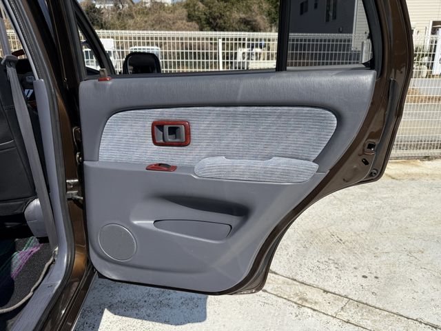 TOYOTA HILUXSURF WAGON 4WD 1996 Image 31