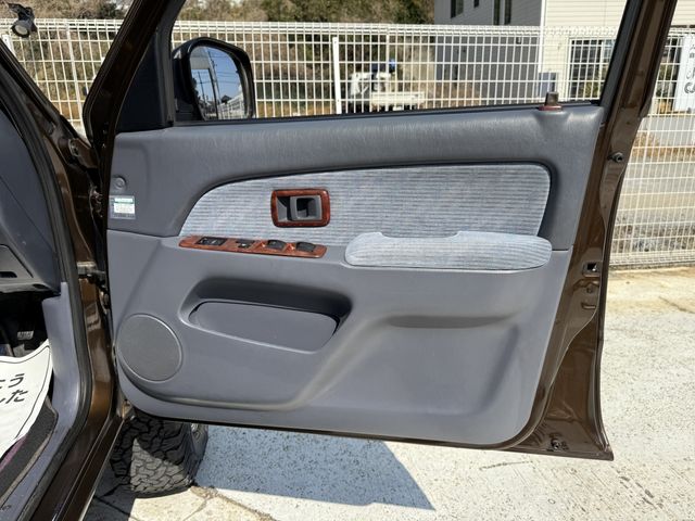 TOYOTA HILUXSURF WAGON 4WD 1996 Image 31