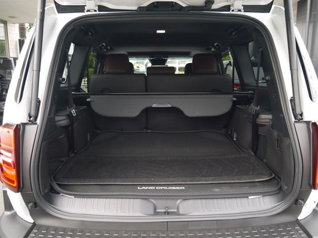 TOYOTA LANDCRUISER 250 2024 Image 31