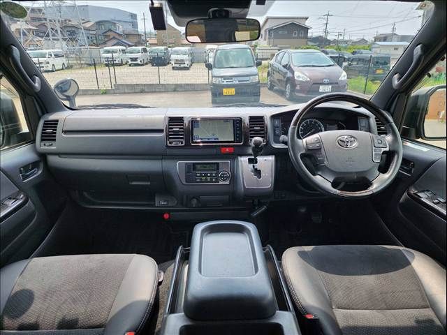 TOYOTA HIACE VAN 2WD 2022 Image 31