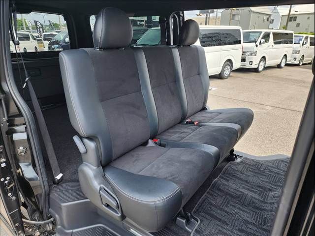 TOYOTA HIACE VAN 2WD 2022 Image 31