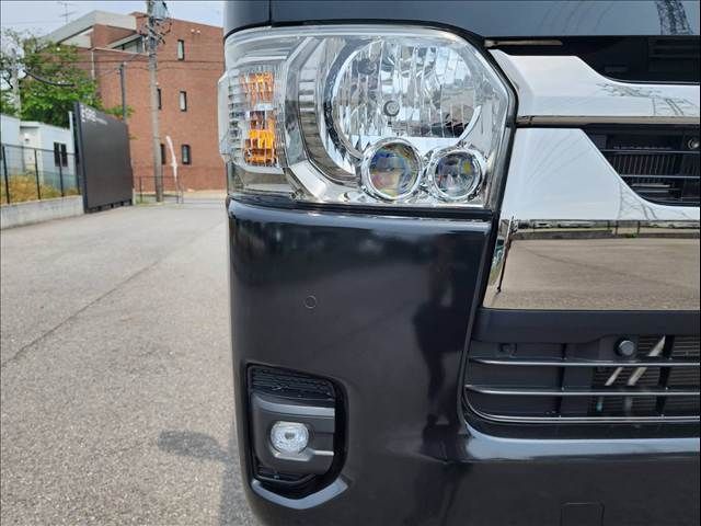 TOYOTA HIACE VAN 2WD 2022 Image 31