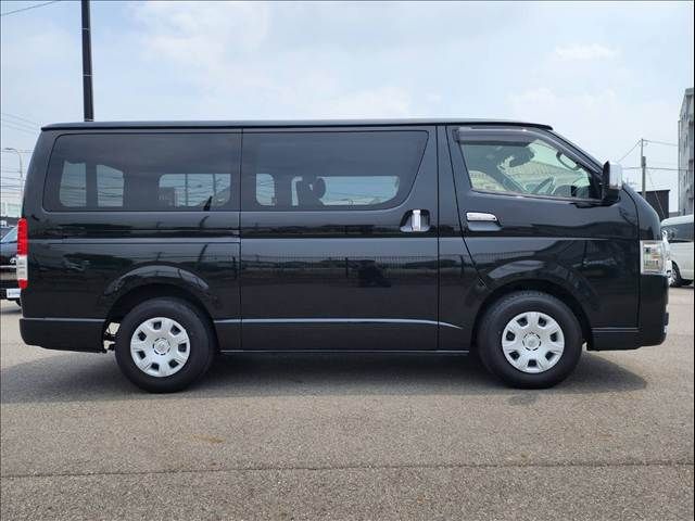 TOYOTA HIACE VAN 2WD 2022 Image 31
