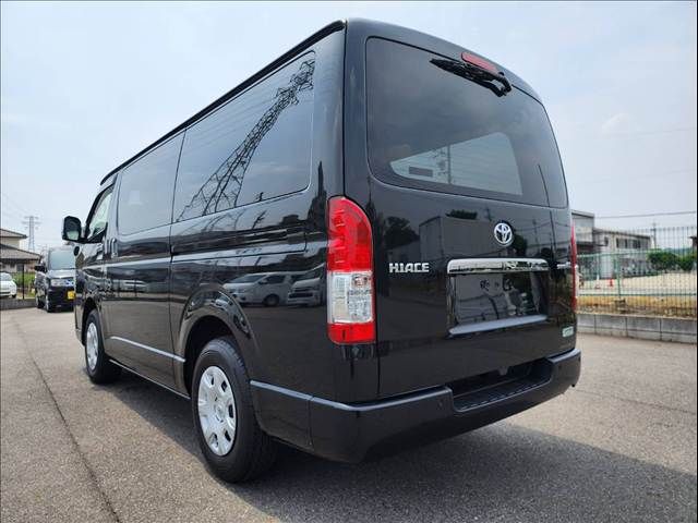 TOYOTA HIACE VAN 2WD 2022 Image 31