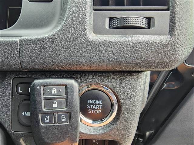 TOYOTA HIACE VAN 2WD 2022 Image 31