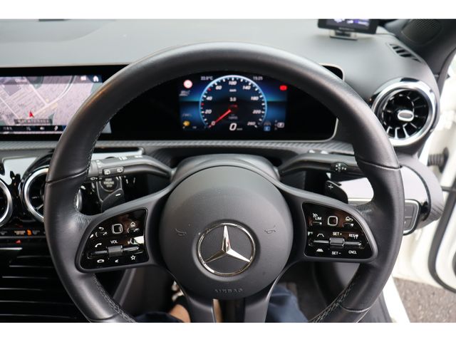 MERCEDES BENZ A CLAS 2019 Image 31