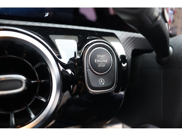 MERCEDES BENZ A CLAS 2019 Image 31