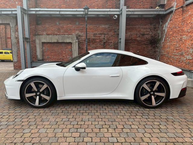 PORSCHE 911 2025 Image 31